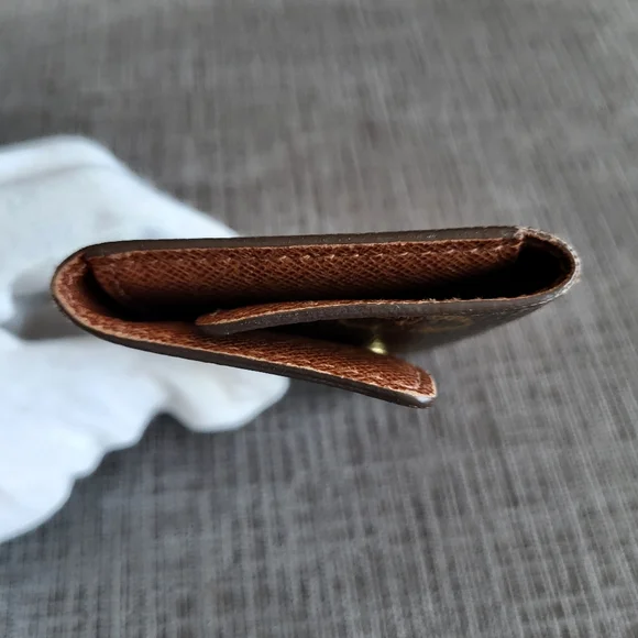 Louis Vuitton 6-Ring Key Holder - Picture 10 of 14